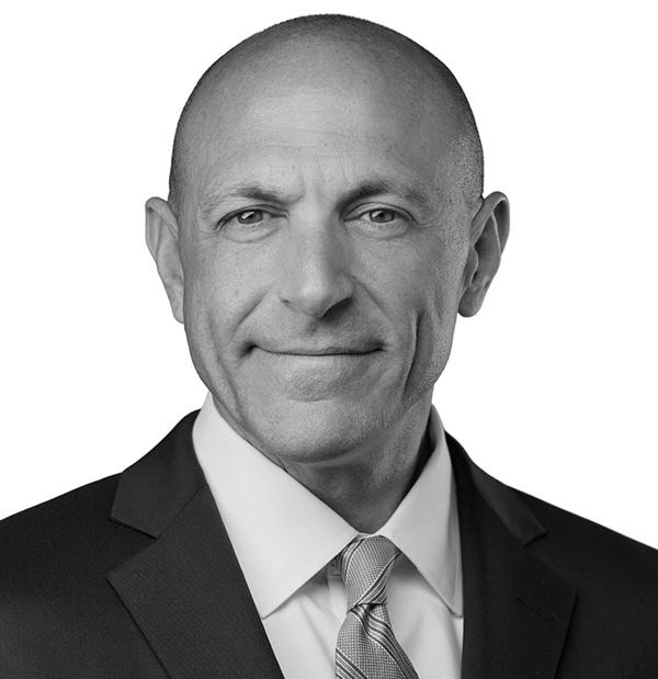 2021_1202-Thomas-Rozman_38279_bw-600×619